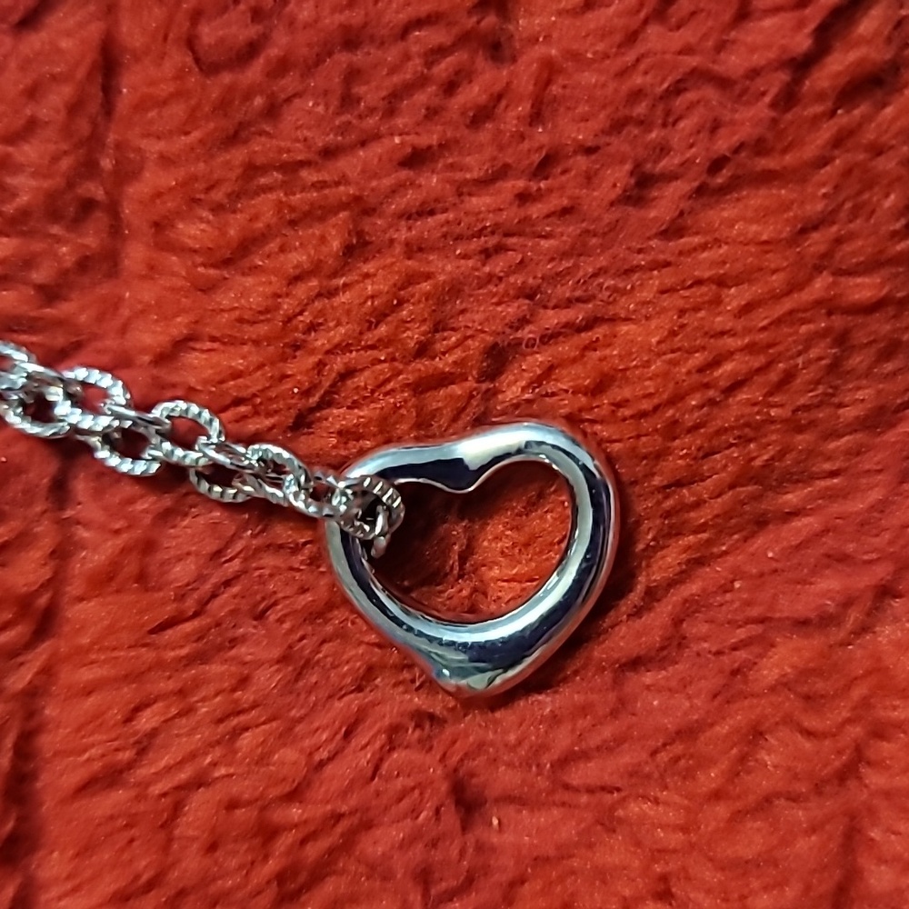 Drop Heart Chain Necklace.